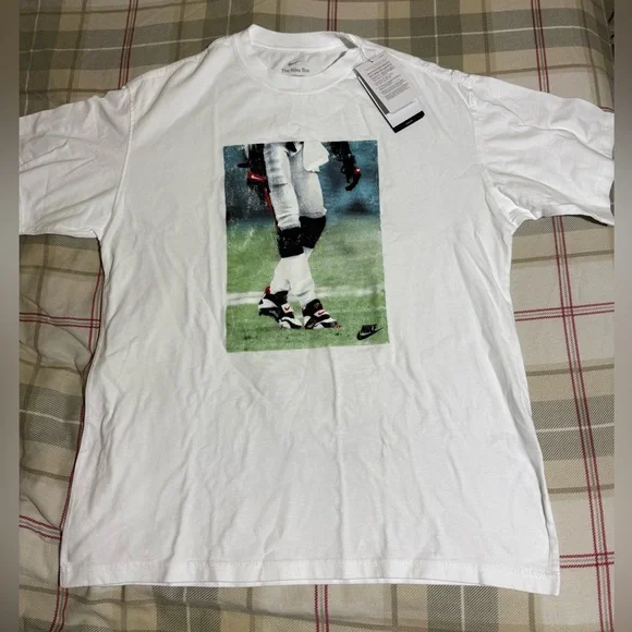 Nike Men's Max90 Deion Diamond Turf Graphic T-Shirt - Picture 2 of 3